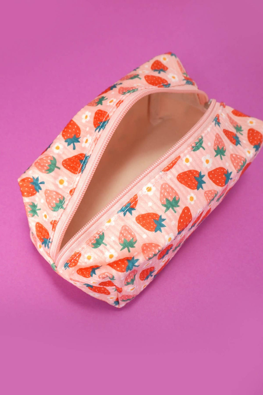 STRAWBERRY WESTERN BOW MAKEUP COSMETIC POUCH BAG | 40P544: STRAWBERRY